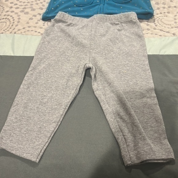 Carter’s3 pieces baby girl set - Picture 3 of 5